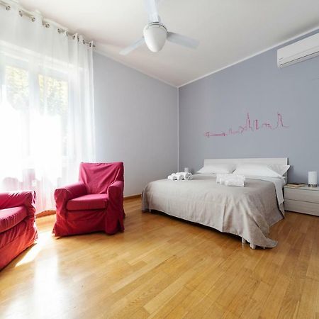 Sant'Orsola Colorful Huge Apartment Bologna Esterno foto